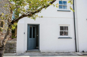Chapel View- Beautiful central cottage with nearby Restaurants & Castle walk